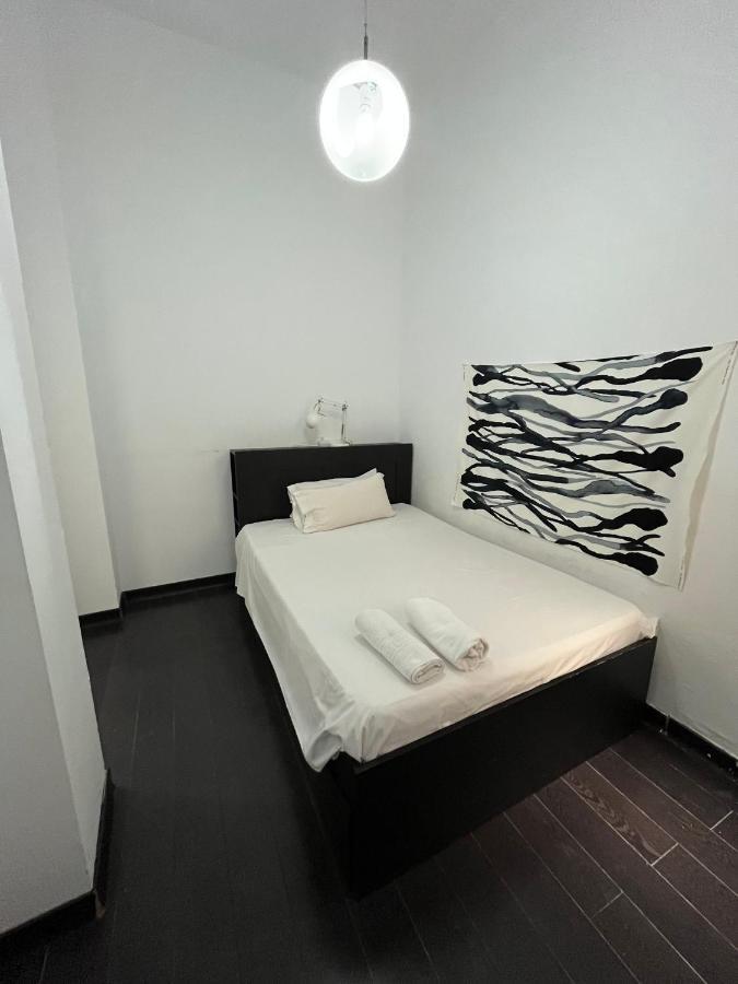 Carretas Duplex Exterior Izquierda Apartment Madrid Bagian luar foto