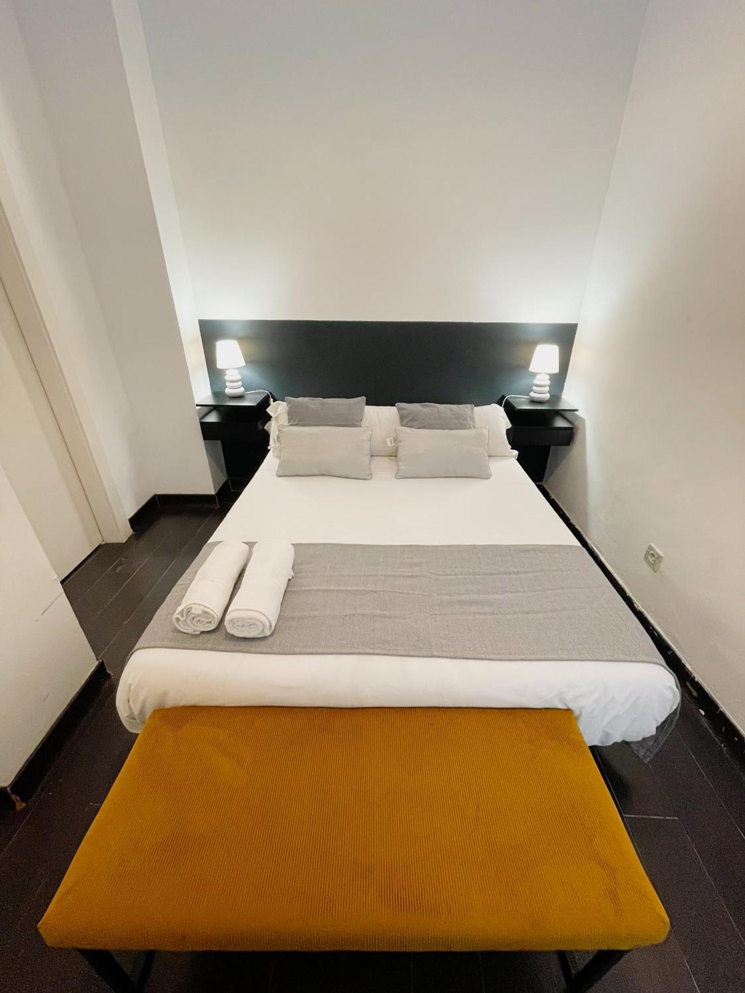 Carretas Duplex Exterior Izquierda Apartment Madrid Bagian luar foto